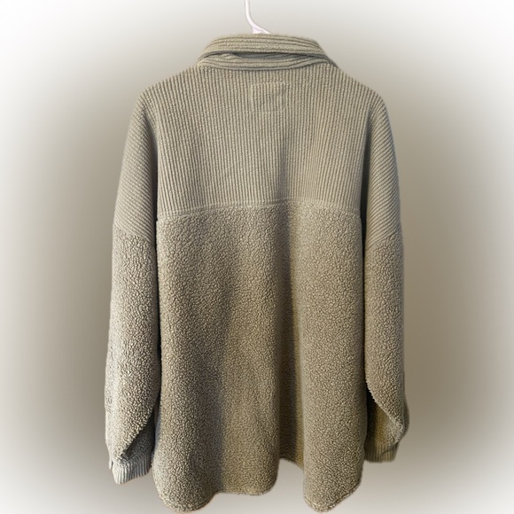 🤩3/$15🤩 AMERICAN EAGLE 🦅 Men’s Button Down Fleece W/Chest Pockets Taupe XXL WARM - Picture 2 of 2